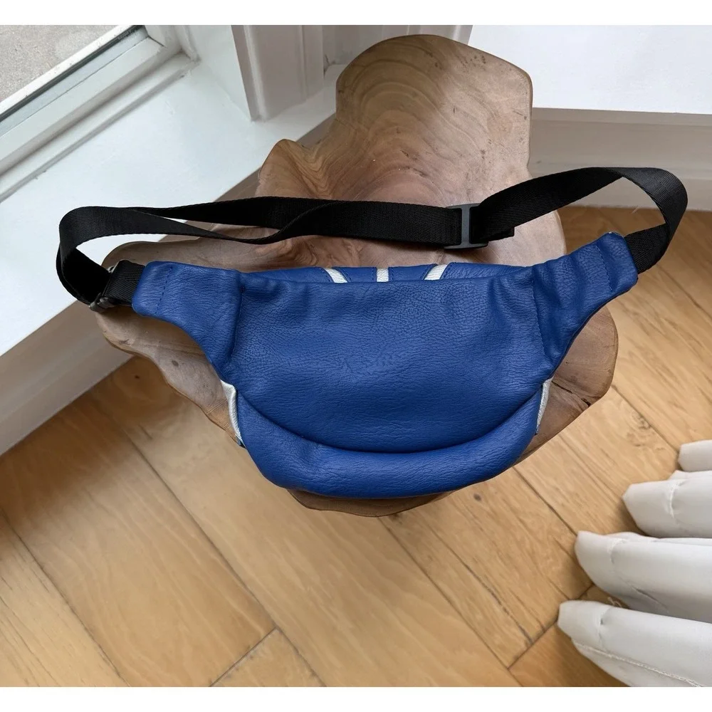 Loungefly Star Wars Fanny Pack R2-D2 Faux Leather Adjustable Strap Blue Silver